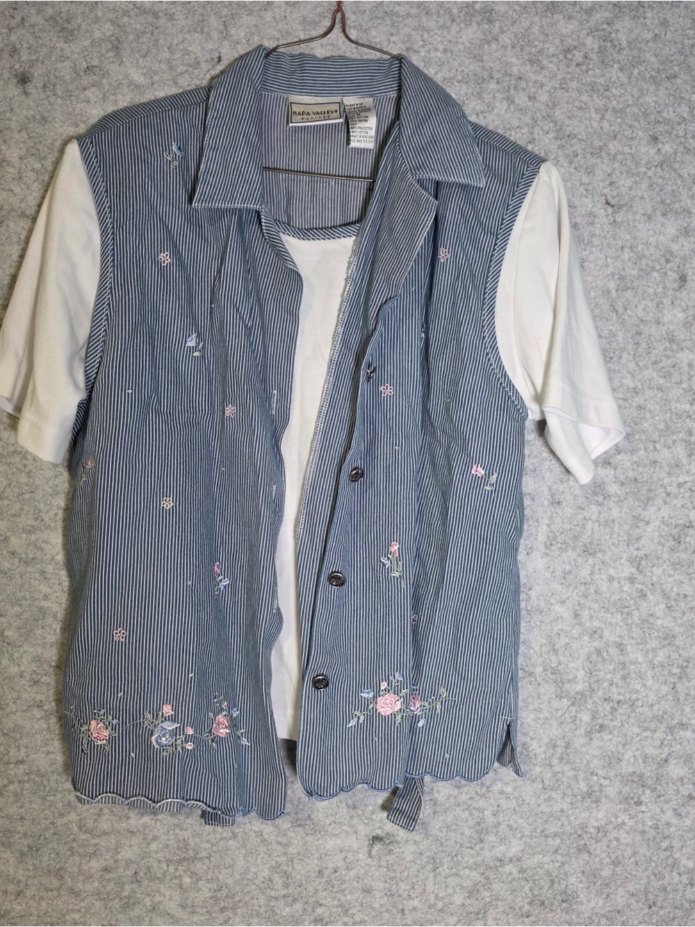 Napa Valley Blue Pinstripe Floral Embroidered Button-Down Shirt Size Medium